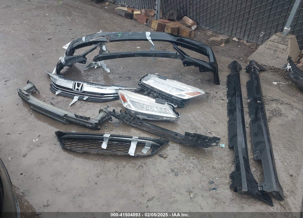 2016 HONDA ACCORD VIN: 1HGCR3F93GA021117