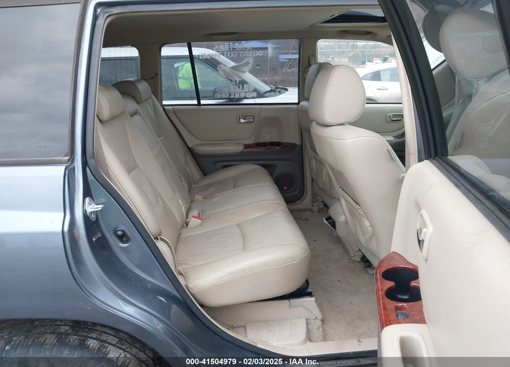 2006 TOYOTA HIGHLANDER HYBRID LIMITED V6 VIN: JTEEW21A460020098