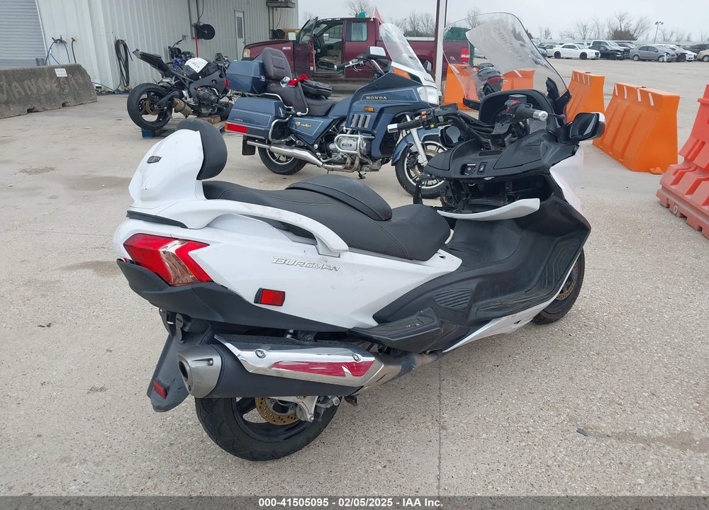 2018 SUZUKI AN650 A VIN: JS1CP51B7J2100523