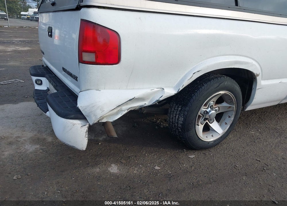 2003 CHEVROLET S-10 LS VIN: 1GCCS19X638226580