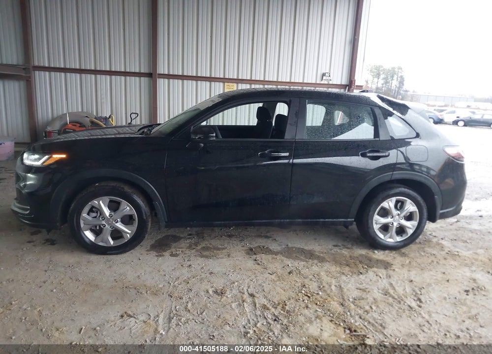 2023 HONDA HR-V 2WD LX VIN: 3CZRZ1H33PM738216