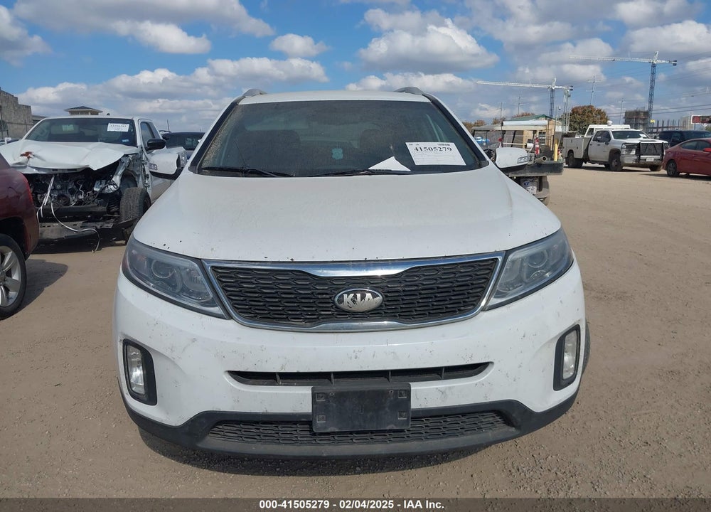 2015 KIA SORENTO LX VIN: 5XYKT3A69FG565497