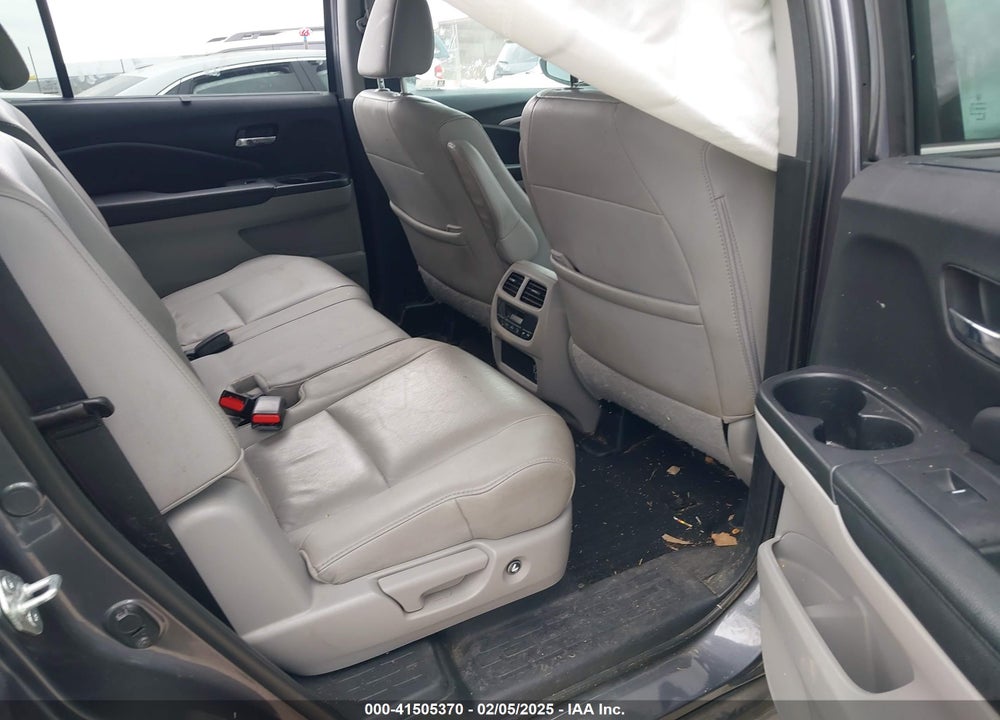 2022 HONDA PILOT 2WD EX-L VIN: 5FNYF5H55NB000986