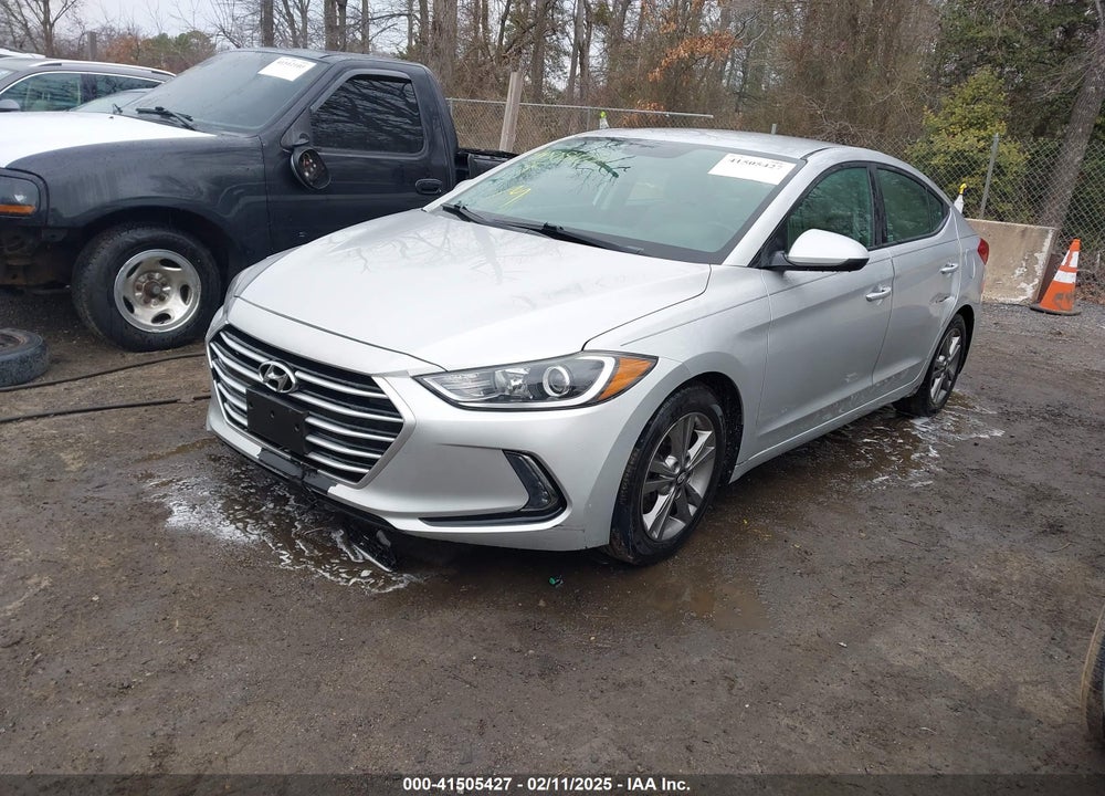 2017 HYUNDAI ELANTRA VIN: 5NPD84LF4HH014029