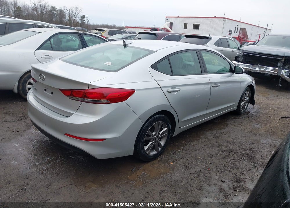 2017 HYUNDAI ELANTRA VIN: 5NPD84LF4HH014029