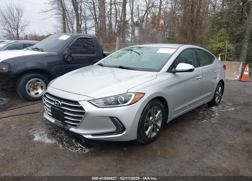 2017 HYUNDAI ELANTRA VIN: 5NPD84LF4HH014029