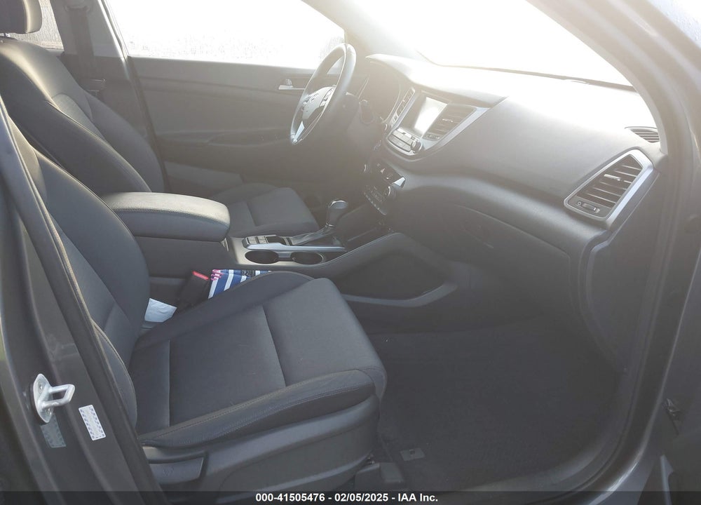 2018 HYUNDAI TUCSON VALUE VIN: KM8J33A21JU686388