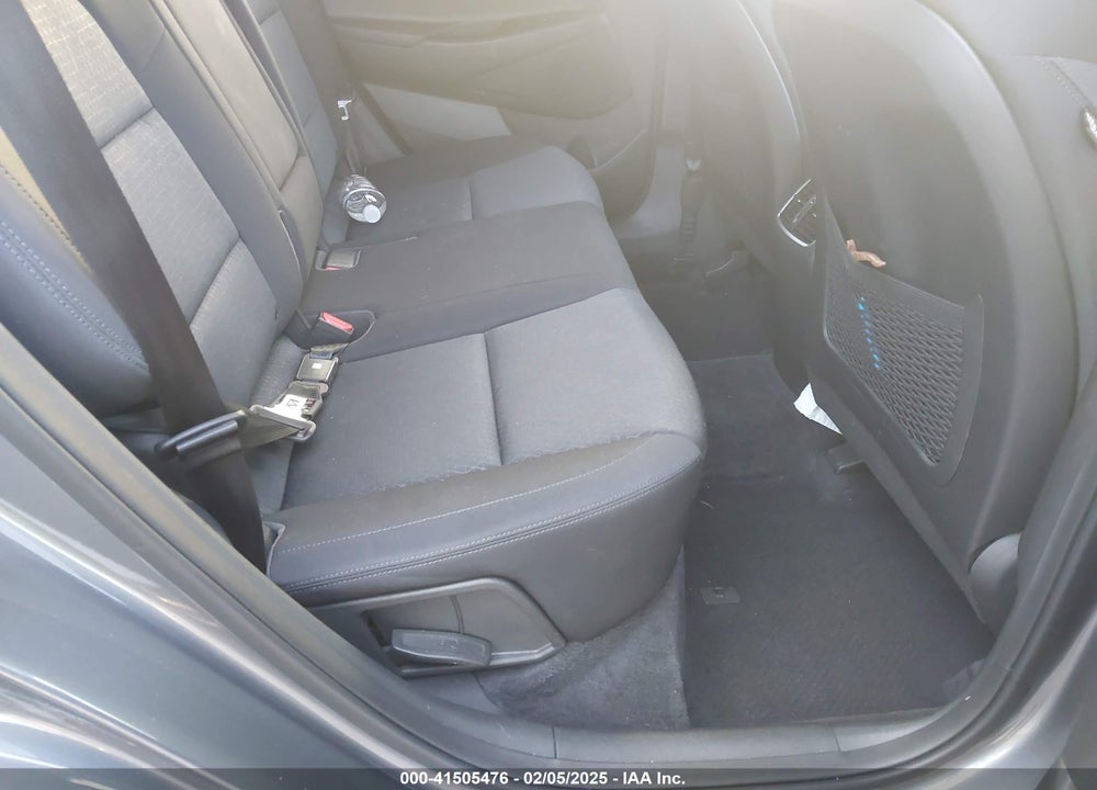 2018 HYUNDAI TUCSON VALUE VIN: KM8J33A21JU686388