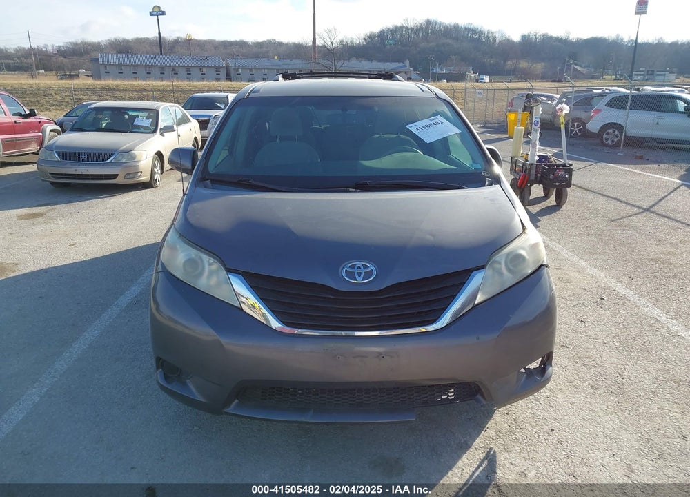 2011 TOYOTA SIENNA VIN: 5TDKK3DC4BS084686