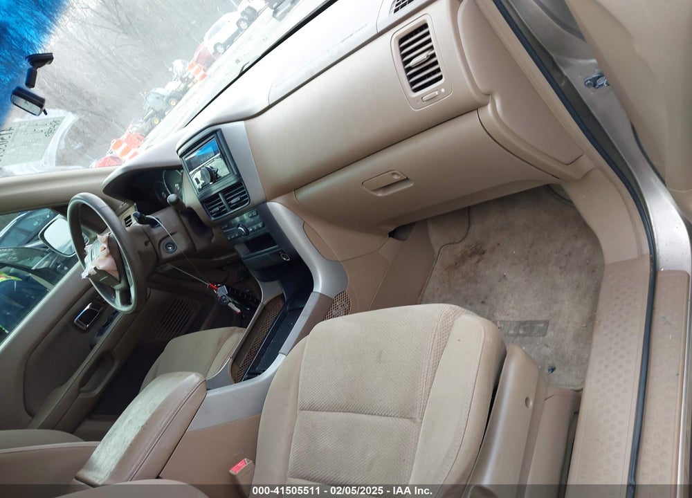 2006 HONDA PILOT EX VIN: 2HKYF18486H523888