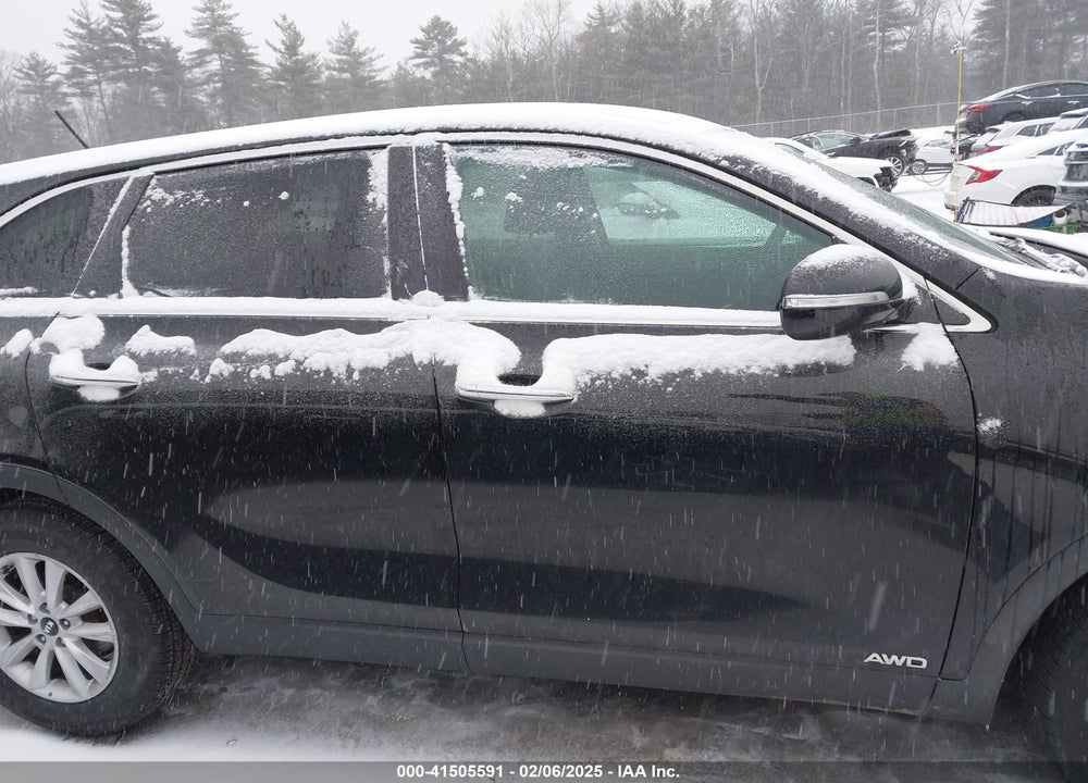 2019 KIA SORENTO 3.3L LX VIN: 5XYPGDA56KG522401