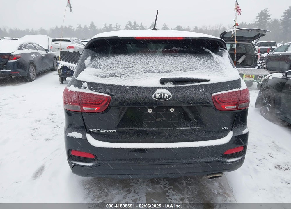 2019 KIA SORENTO 3.3L LX VIN: 5XYPGDA56KG522401