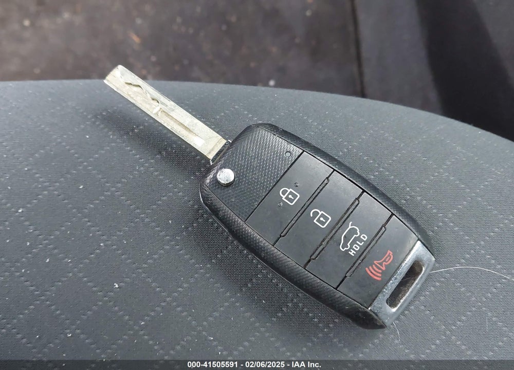 2019 KIA SORENTO 3.3L LX VIN: 5XYPGDA56KG522401