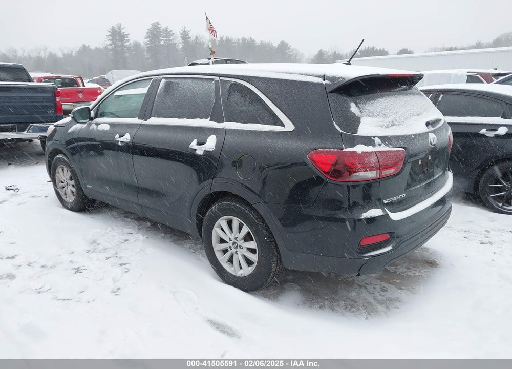 2019 KIA SORENTO 3.3L LX VIN: 5XYPGDA56KG522401