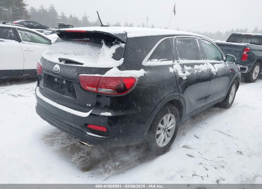 2019 KIA SORENTO 3.3L LX VIN: 5XYPGDA56KG522401