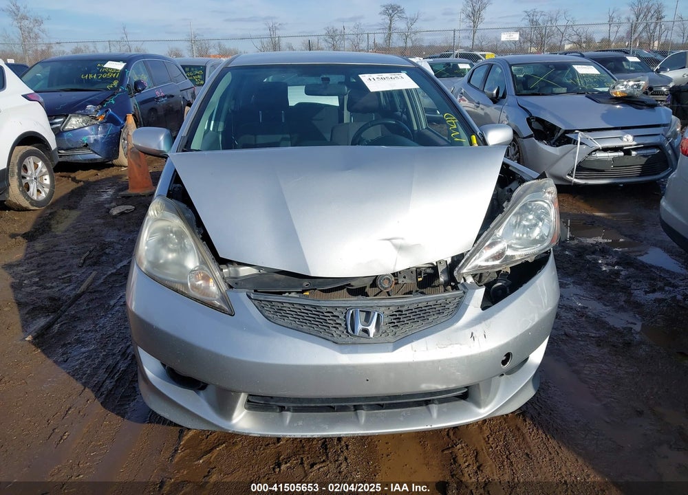 2011 HONDA FIT SPORT VIN: JHMGE8H51BC000801