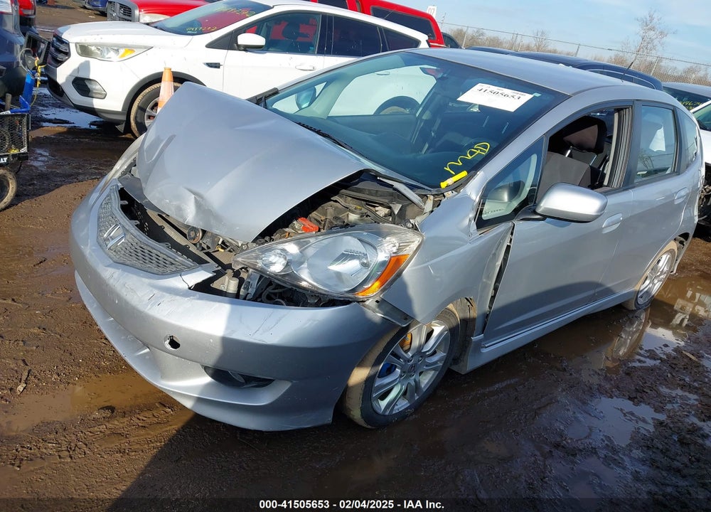 2011 HONDA FIT SPORT VIN: JHMGE8H51BC000801