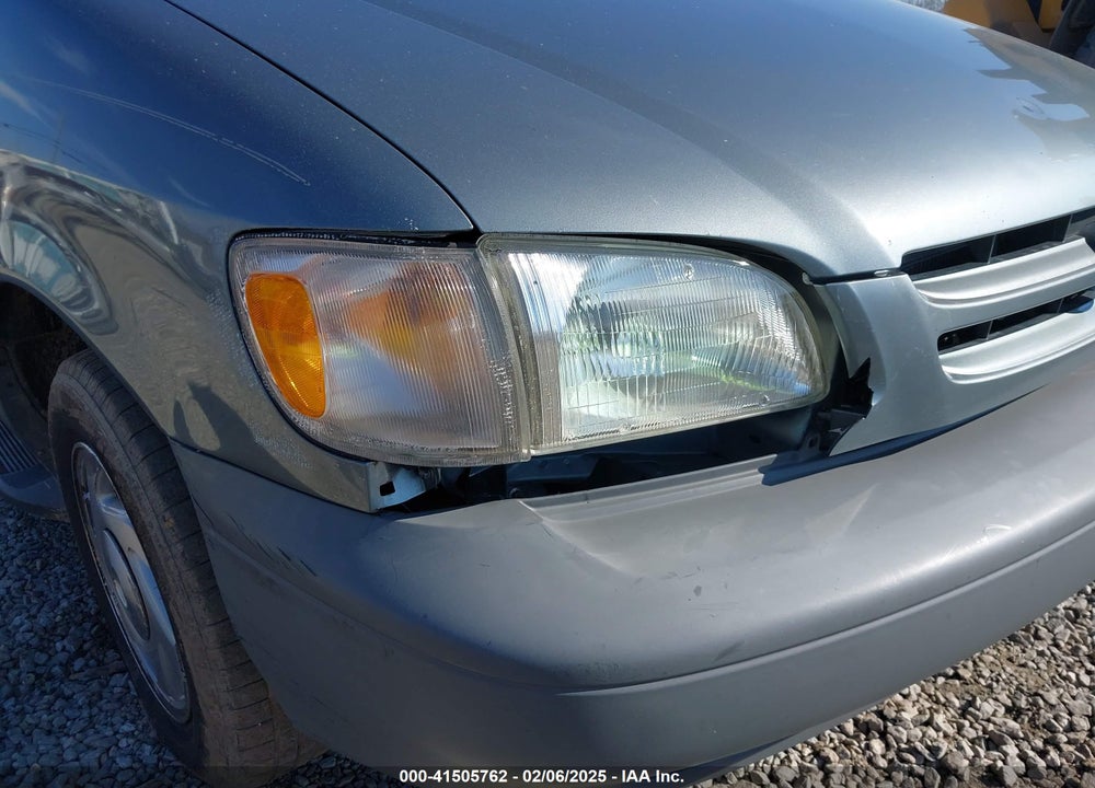 2000 TOYOTA SIENNA CE VIN: 4T3ZF19C8YU272134