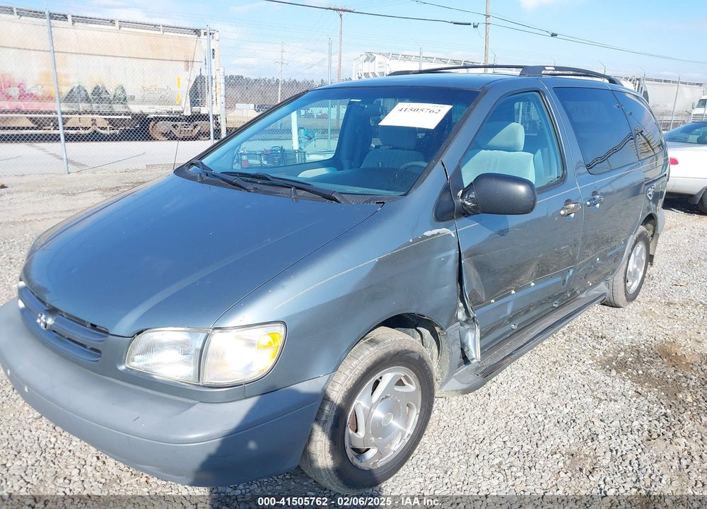 2000 TOYOTA SIENNA CE VIN: 4T3ZF19C8YU272134