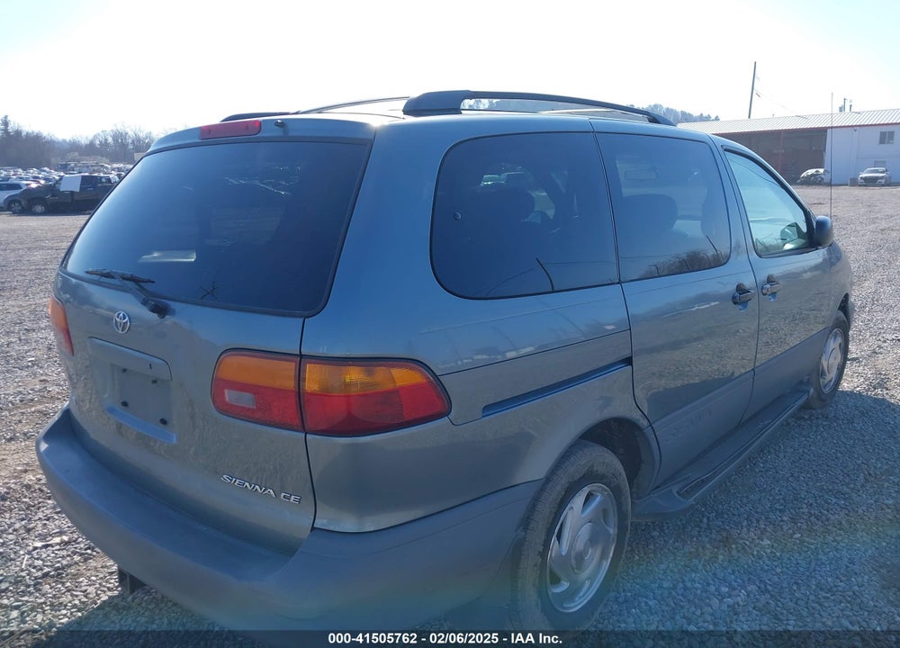 2000 TOYOTA SIENNA CE VIN: 4T3ZF19C8YU272134