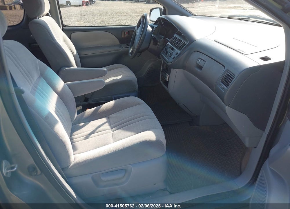 2000 TOYOTA SIENNA CE VIN: 4T3ZF19C8YU272134