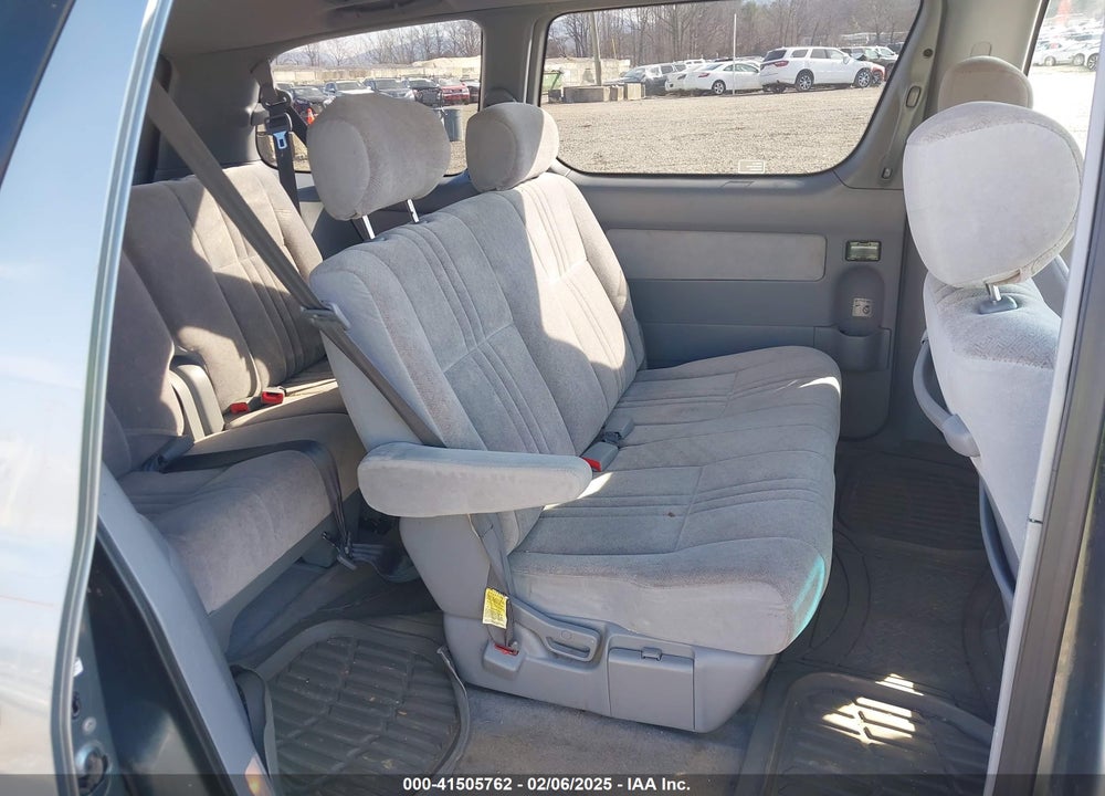 2000 TOYOTA SIENNA CE VIN: 4T3ZF19C8YU272134