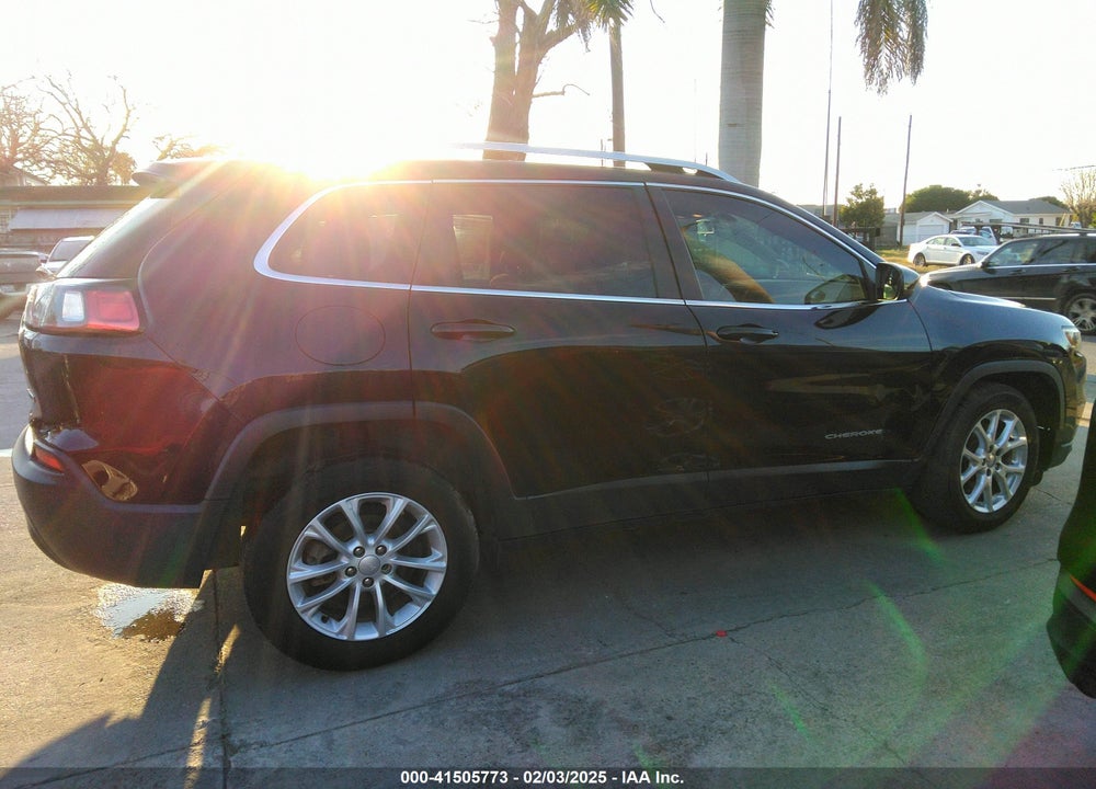 2019 JEEP CHEROKEE LATITUDE FWD VIN: 1C4PJLCB3KD419918