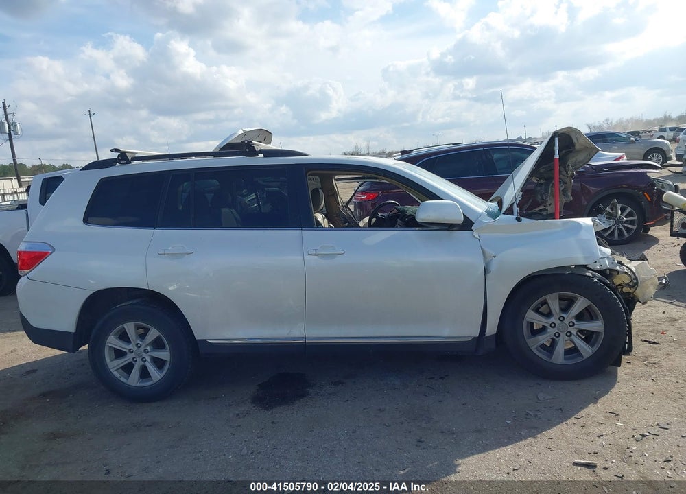 2011 TOYOTA HIGHLANDER BASE V6 VIN: 5TDZK3EH9BS046931
