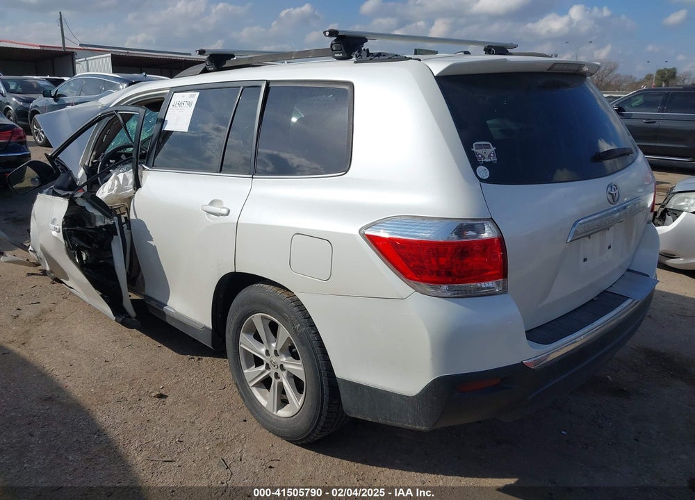 2011 TOYOTA HIGHLANDER BASE V6 VIN: 5TDZK3EH9BS046931