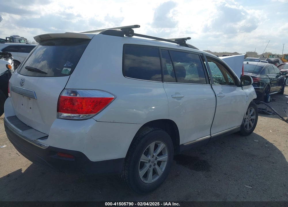 2011 TOYOTA HIGHLANDER BASE V6 VIN: 5TDZK3EH9BS046931