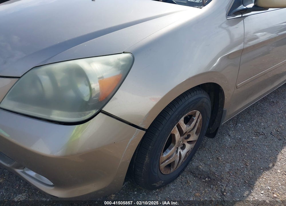2005 HONDA ODYSSEY EX VIN: 5FNRL38425B409715