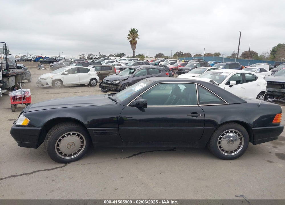 1990 MERCEDES-BENZ 500 SL VIN: WDBFA66E3LF006646