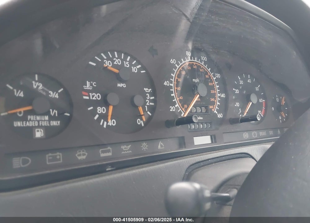 1990 MERCEDES-BENZ 500 SL VIN: WDBFA66E3LF006646