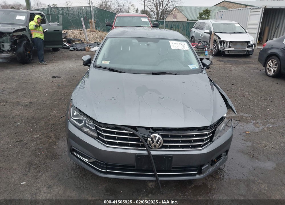 2017 VOLKSWAGEN PASSAT VIN: 1VWAT7A38HC025121