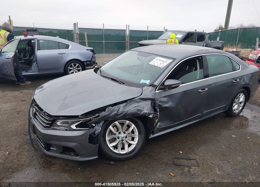 2017 VOLKSWAGEN PASSAT VIN: 1VWAT7A38HC025121