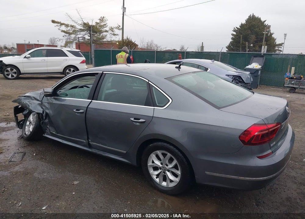 2017 VOLKSWAGEN PASSAT VIN: 1VWAT7A38HC025121