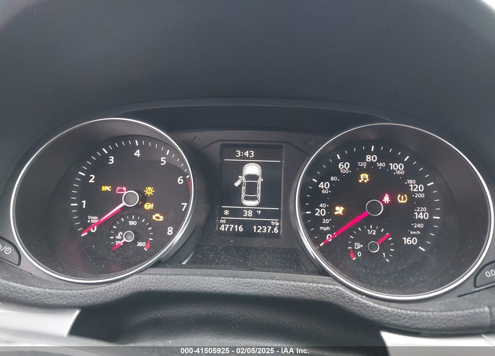 2017 VOLKSWAGEN PASSAT VIN: 1VWAT7A38HC025121