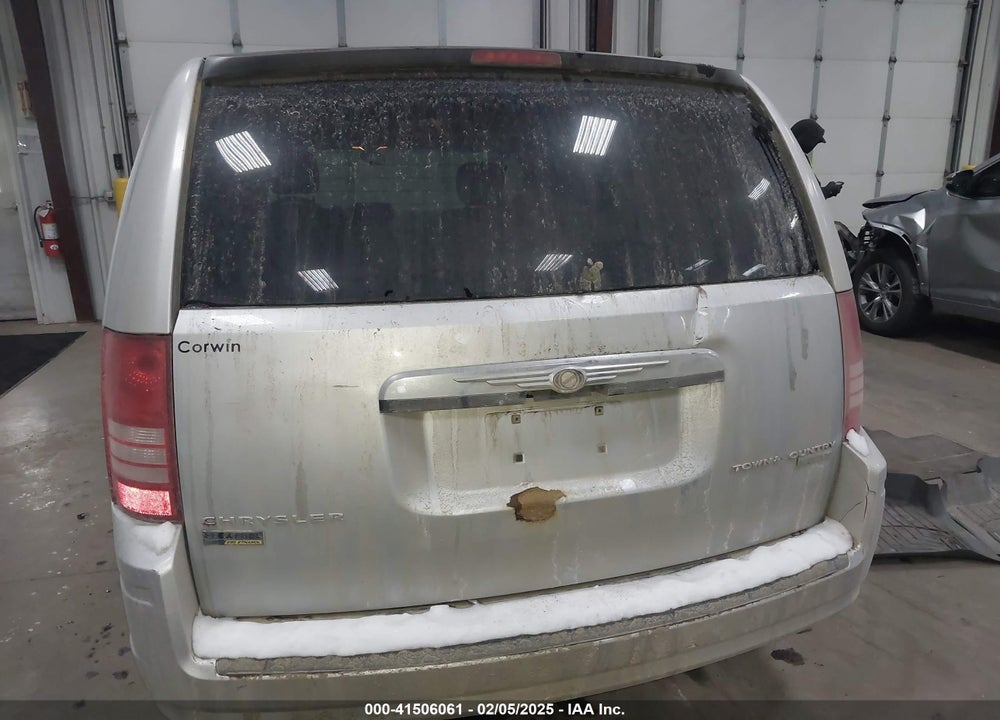 2009 CHRYSLER TOWN & COUNTRY LX VIN: 2A8HR44E59R571923
