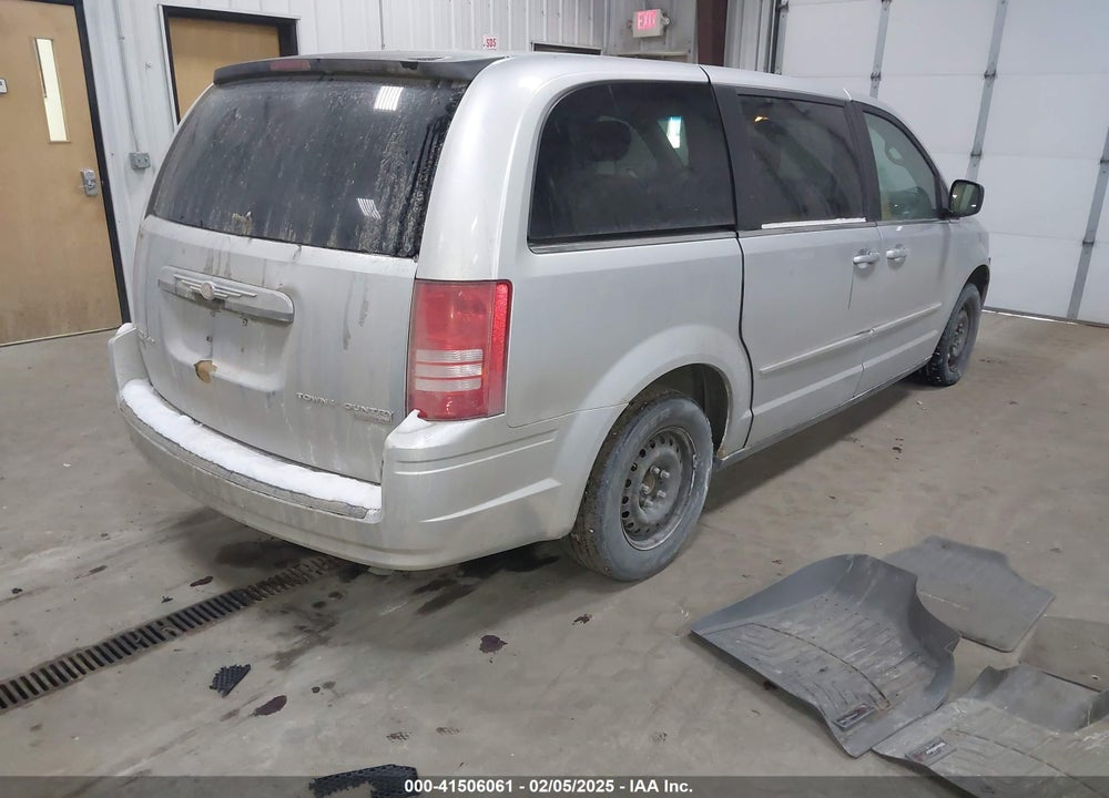 2009 CHRYSLER TOWN & COUNTRY LX VIN: 2A8HR44E59R571923