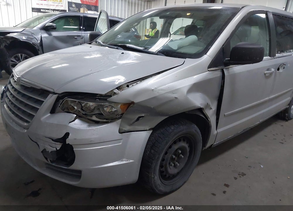 2009 CHRYSLER TOWN & COUNTRY LX VIN: 2A8HR44E59R571923