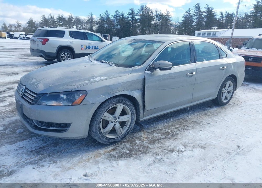 2013 VOLKSWAGEN PASSAT 2.5L SE VIN: 1VWBP7A33DC142401