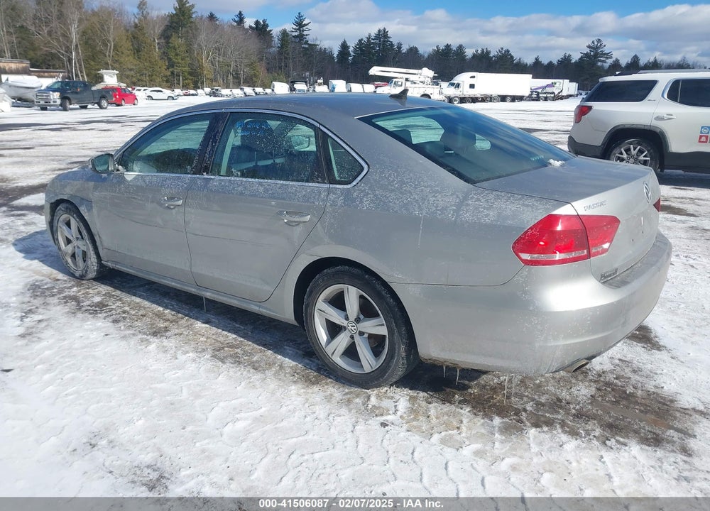 2013 VOLKSWAGEN PASSAT 2.5L SE VIN: 1VWBP7A33DC142401