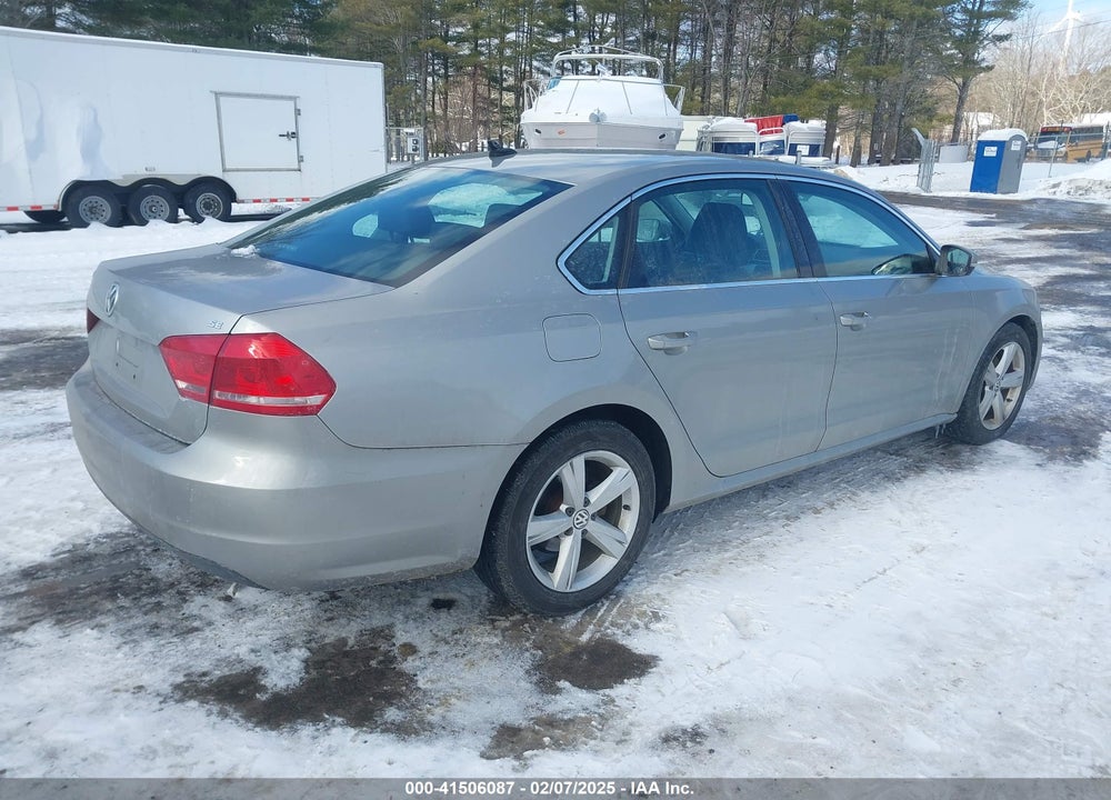 2013 VOLKSWAGEN PASSAT 2.5L SE VIN: 1VWBP7A33DC142401