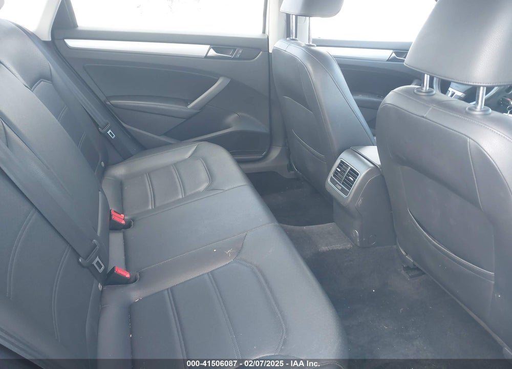 2013 VOLKSWAGEN PASSAT 2.5L SE VIN: 1VWBP7A33DC142401