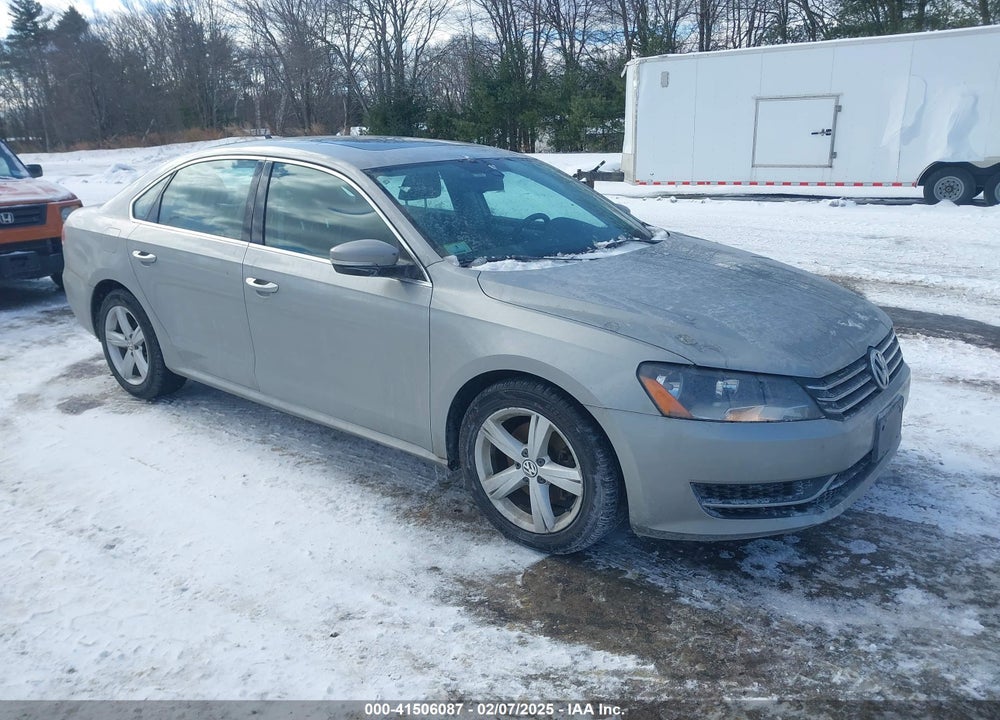 2013 VOLKSWAGEN PASSAT 2.5L SE VIN: 1VWBP7A33DC142401