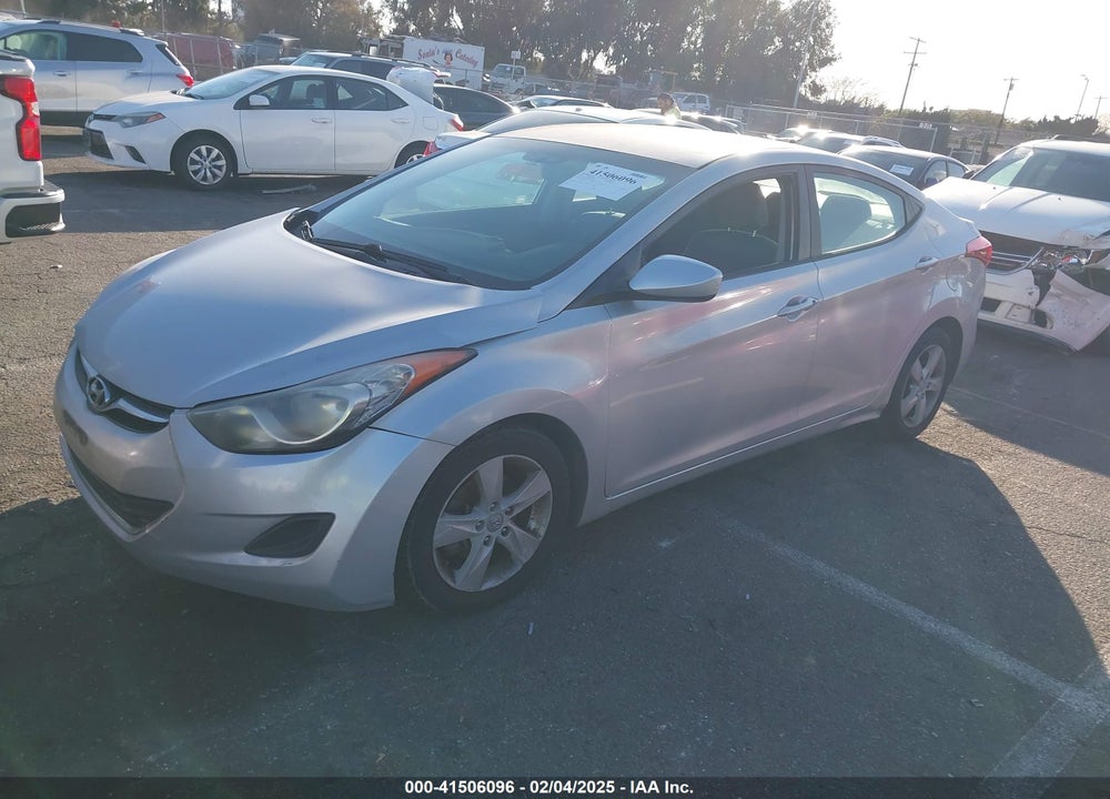 2013 HYUNDAI ELANTRA VIN: KMHDH4AE8DU727585