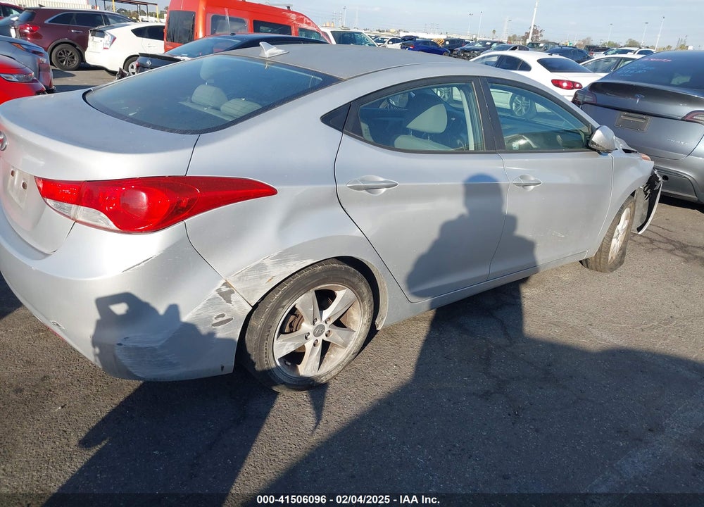 2013 HYUNDAI ELANTRA VIN: KMHDH4AE8DU727585