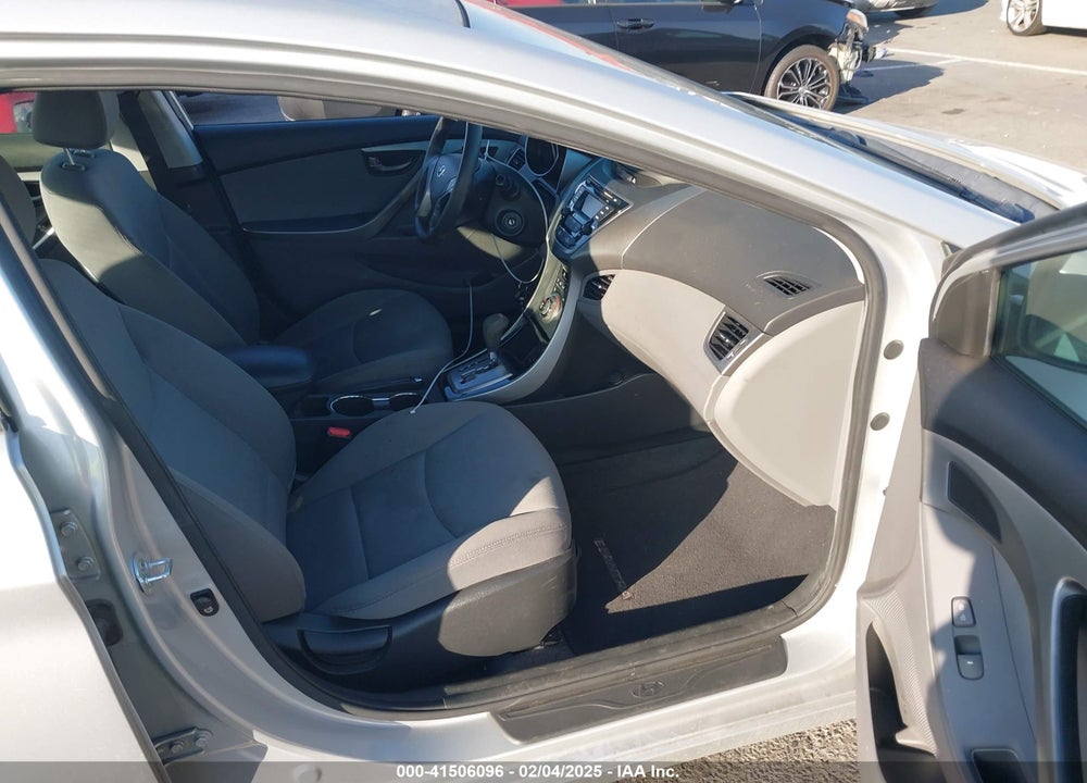 2013 HYUNDAI ELANTRA VIN: KMHDH4AE8DU727585