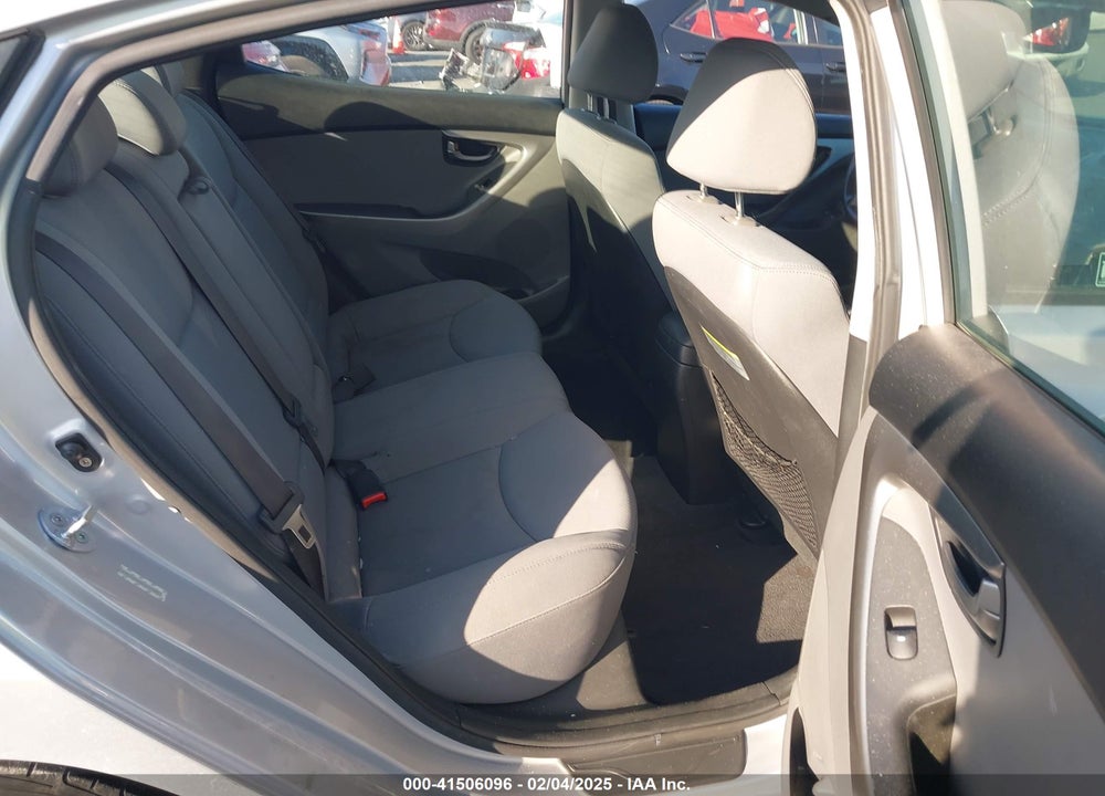 2013 HYUNDAI ELANTRA VIN: KMHDH4AE8DU727585