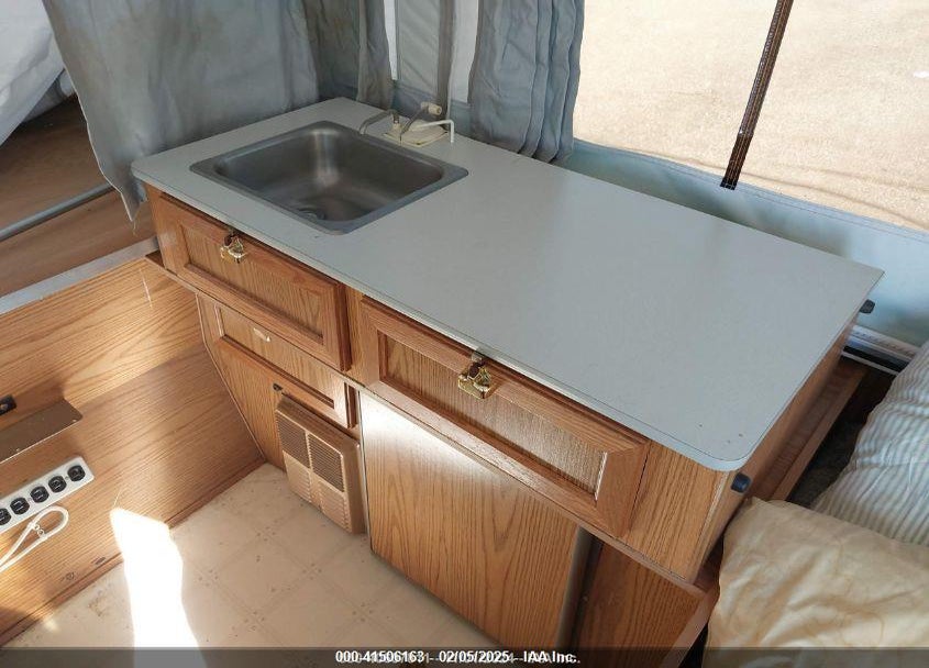 1996 STARCRAFT SPACEFLYER 1221 CLASS VIN: 1SAAS01F6T1AR6150